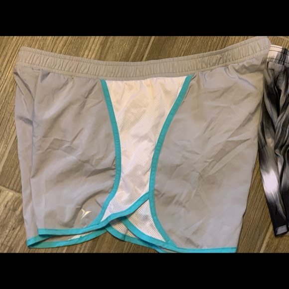 *SOLD* Old Navy Active Shorts - Size L - Picture 7 of 8